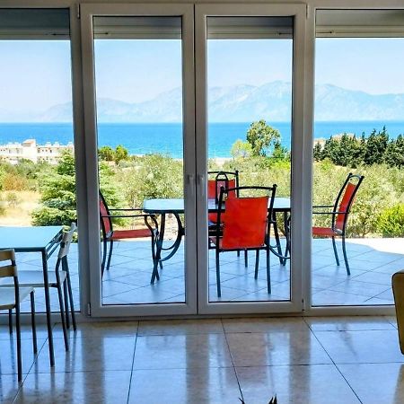 Loukissia View Διαμερισμαヴィラ エクステリア 写真